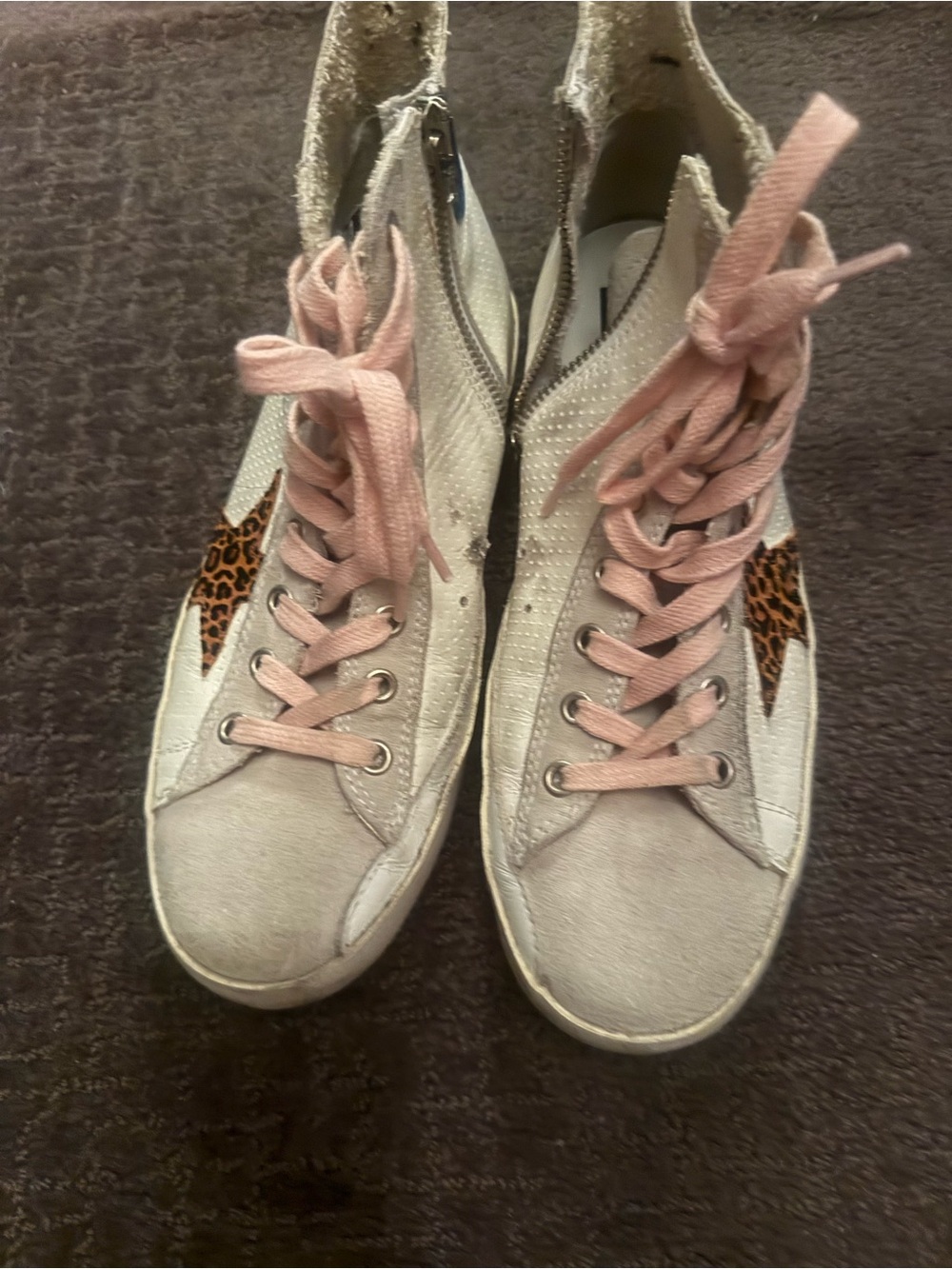 Golden Goose Light Gray Sneakers with Pink Laces and Leopard Star